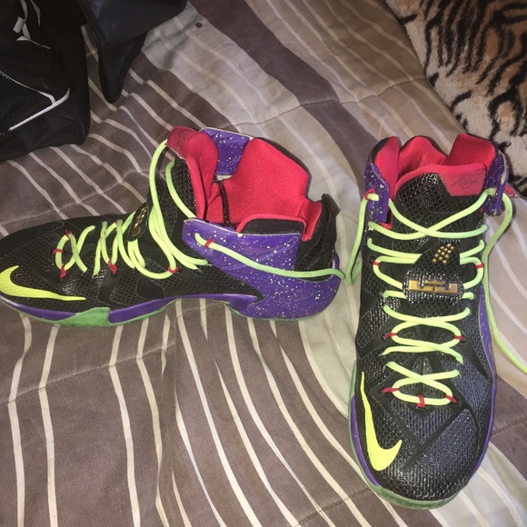 Lebron James Custom 12 - Picture 2 of 4